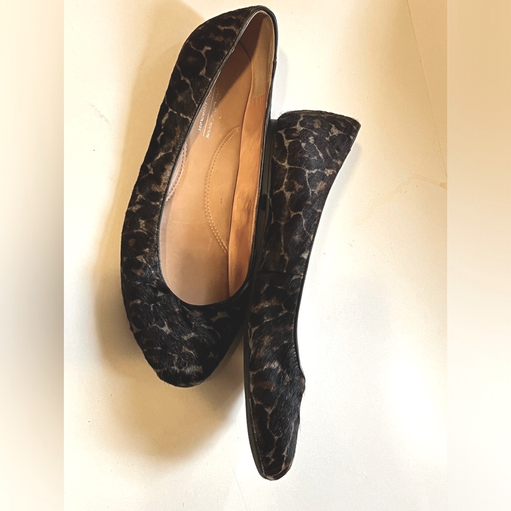 ✨Kenneth Cole✨ EUC cheetah hair flats